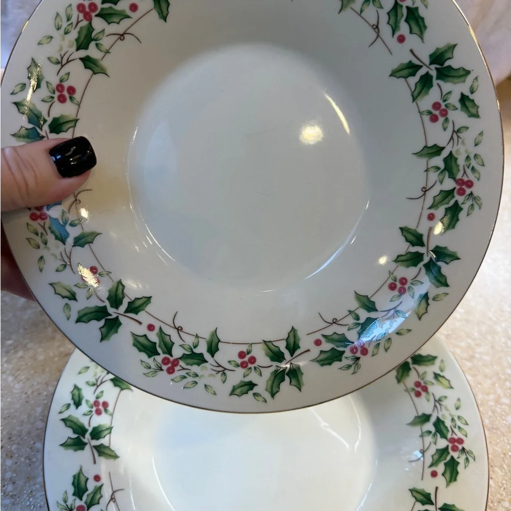 1997 Holiday Traditions Christmas Holiday Holly Berry Bowls Gold Trim Set of 3